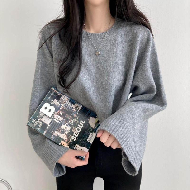 Korean Chic Long-Sleeve Knit Sweater: Women's Petite, Loose, Round Neck, Solid Color, Early Spring Style.