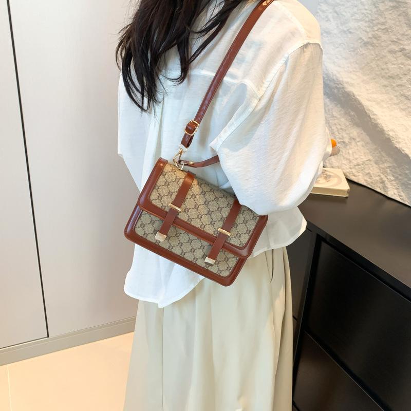 Fashion Niche Foreign Style Women's Bag 2025 New Simple Retro Casual Small Square Bag Simple Portable Shoulder Messenger Bag