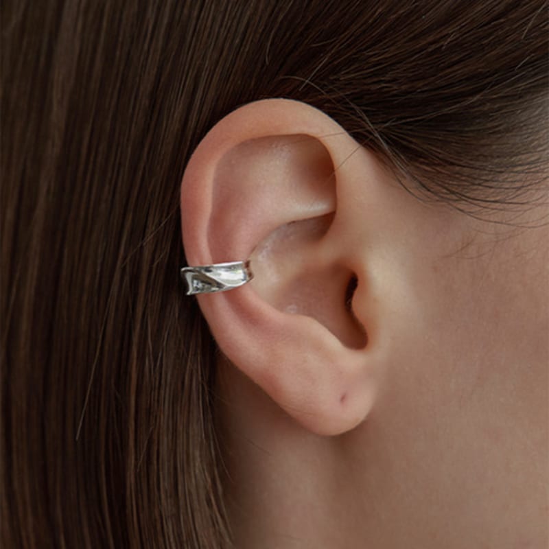 FLIT SAND DUNE EAR CUFF