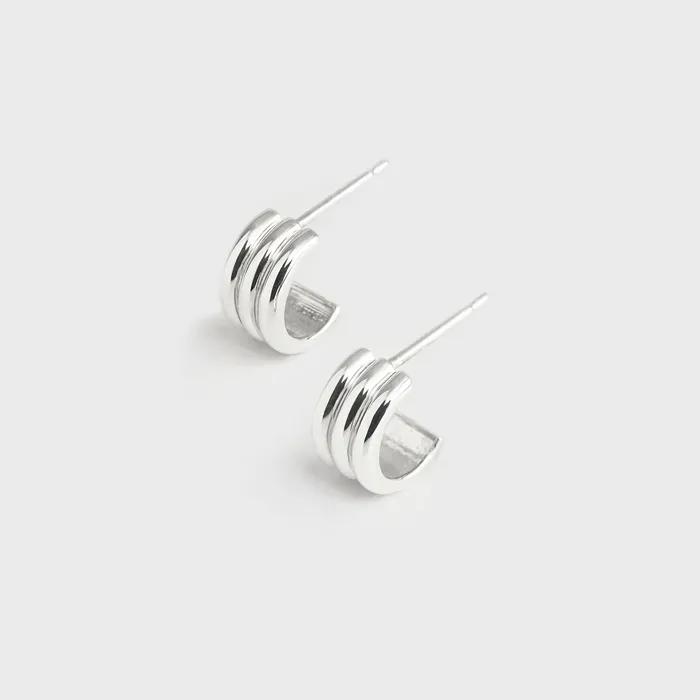 ribbed hoop earrings