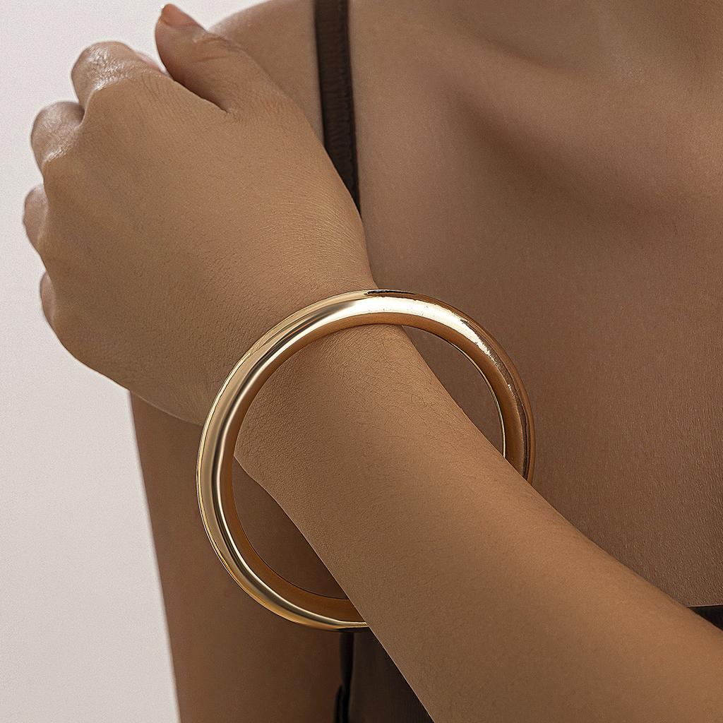 Exaggerated metal arc plain ring bracelet bracelet wide surface multi-layer simple bracelet