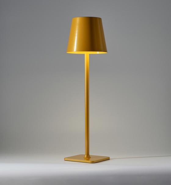 Rechargeable High-Leg Iron Table Lamp - Outdoor Touch-Control, Three-Color USB Light for Restaurants