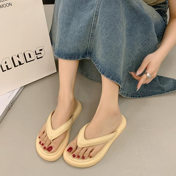Fashion Shoes Woman 2025 Slippers For Swimming Pool Luxury Slides Rubber Flip Flops Pantofle Beach Designer Summer Hawaiian Flat Soft