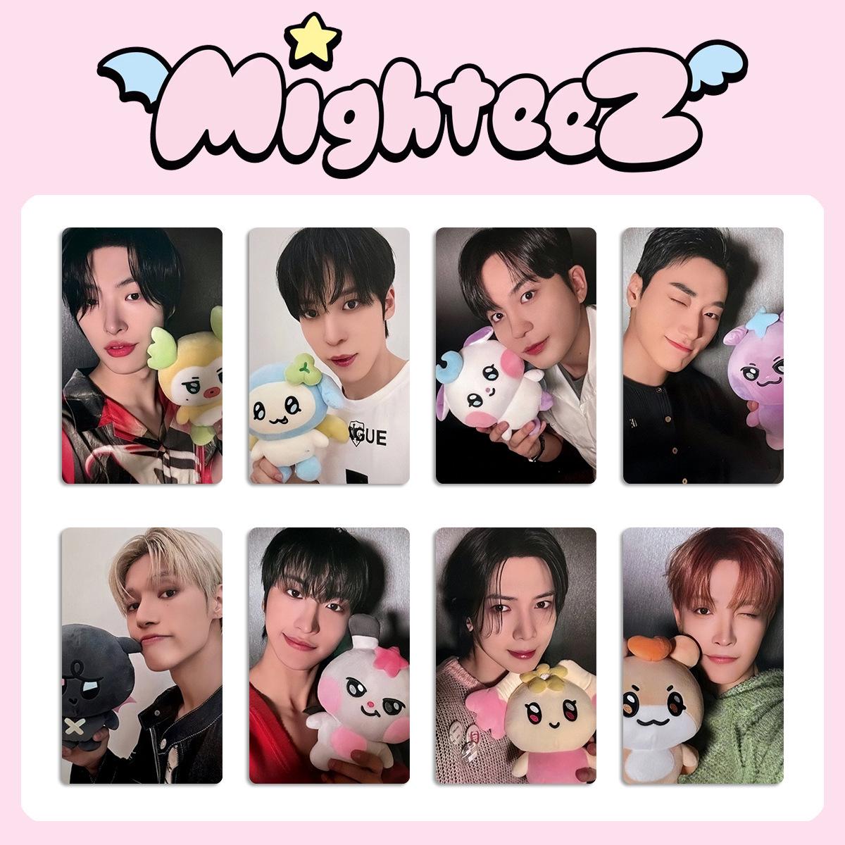 Коллекция фотокарточек из поп-ап магазина ATEEZ MIGHTEEZ