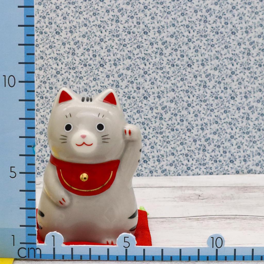 Yakushi Kiln Maneki-neko (Mabatora, Medium) Bring Good Fortune (with Good Luck Sticker)