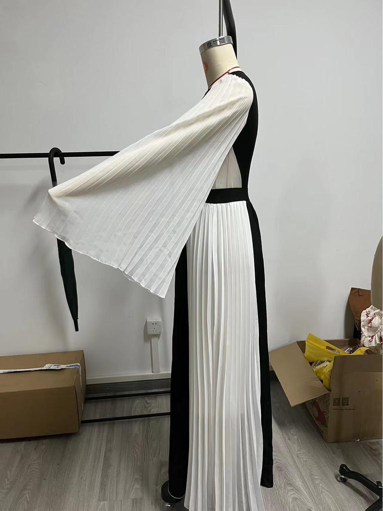 Elegant Black & White Pleated Dress - Round Neck, Loose Long Sleeve