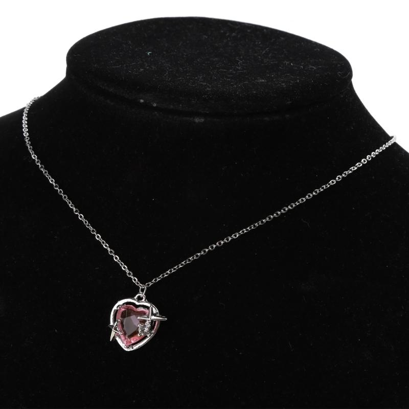 Pendant Necklaces Jewelry Heart Pendant Necklaces Chain Choker Necklaces Birthday Gifts Heart Necklaces Alloy Material