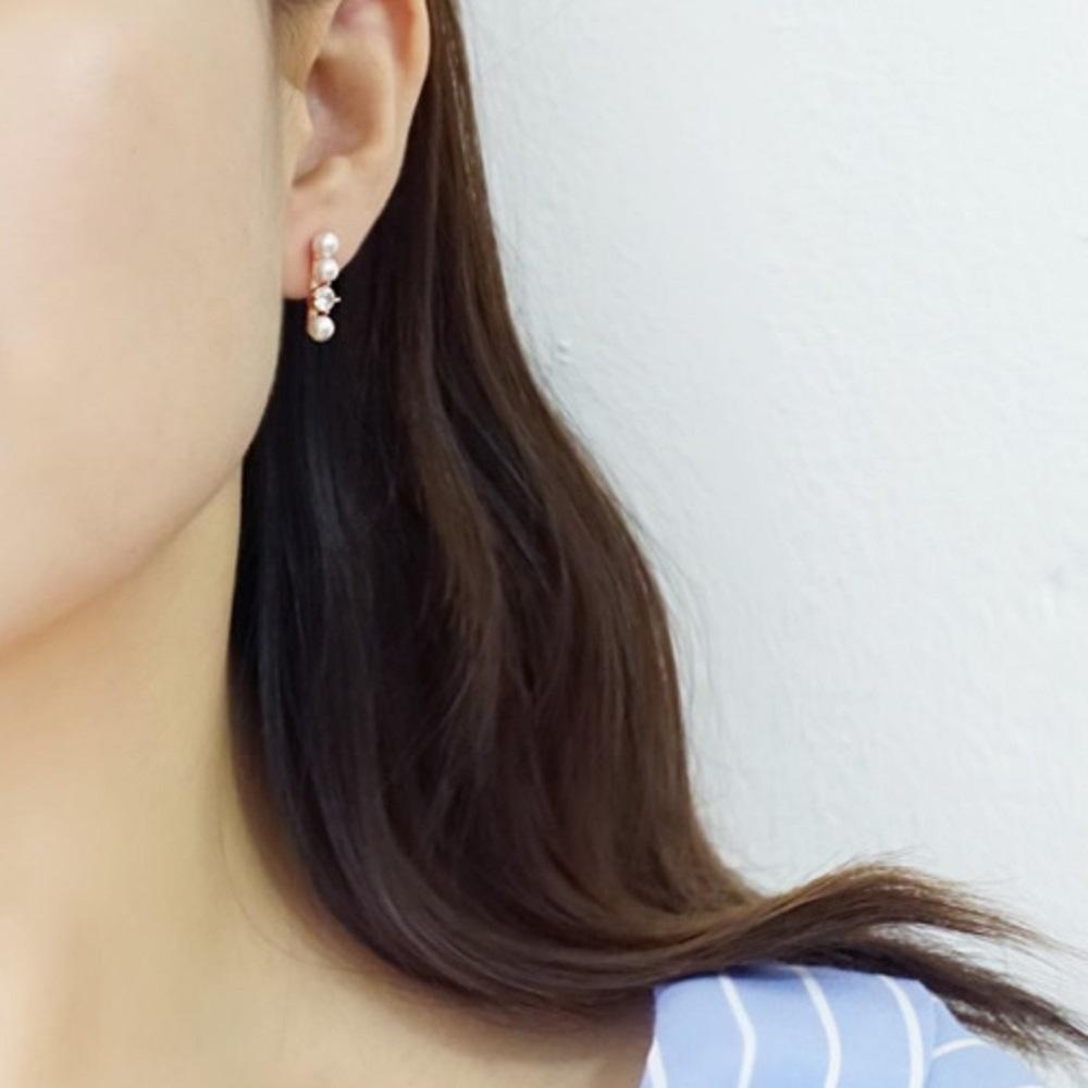 Women's Pearl Gathering Look 925 Silver Crystal Earrings (15957346)