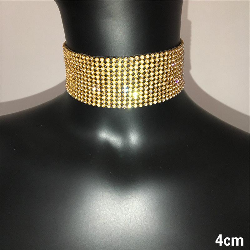 Chaîne de poitrine tendance entièrement pavée de strass et de diamants: Haut sexy à fines bretelles et dos nu pour femmes