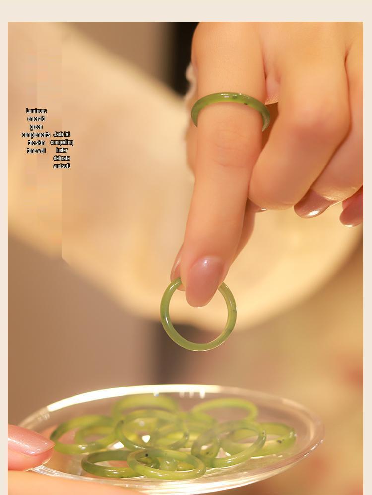 Pravý prsten z nefritu 'Puntíkované Kiwi': Hetianská špenátově zelená, Jednoduchý pásek, Dárek ve starém stylu