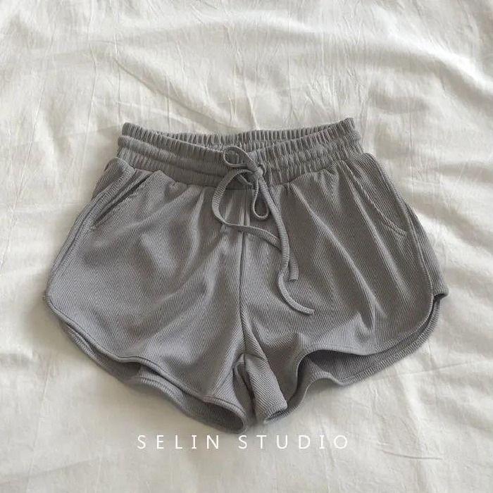 

Спортивные и повседневные шорты для женщин на весну и лето, новые универсальные облегающие брюки в корейском стиле с широкими штанинами, маленькие студенческие брюки 3XL серый