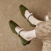 Französische quadratische Kopf Perlenwort mit niedrigem Absatz Einzelne Schuhe Damen Frühling und Herbst Retro Elegant Flacher Absatz Mattes Licht Mund Mary Jane Schuhe