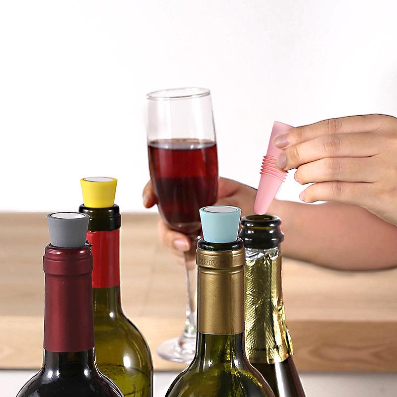 Tappo Rosso in Silicone per Vino e Bottiglia: Sigillo Versatile per Conservare Fresco per Bottiglie di Vino, Birra e Condimenti.