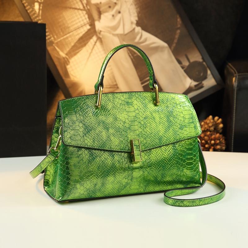 Kožené dámské tašky s hadím potiskem Luxusní módní dámské kabelky Shell Taška přes rameno Crossbody Přenosné maminkovské nákupní tašky s horním uchem