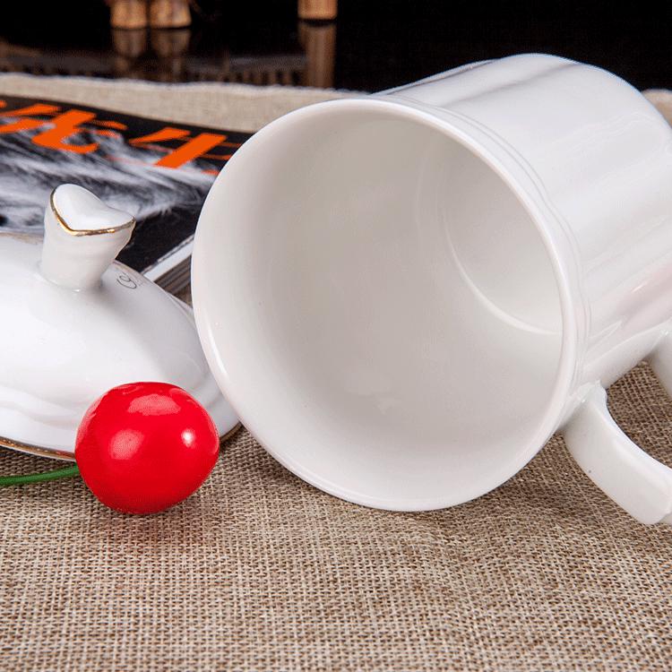 Keramiktasse mit Deckel und Henkel - Große Kapazität, Individuelles Logo, Ideal für den Heim- oder Bürogebrauch