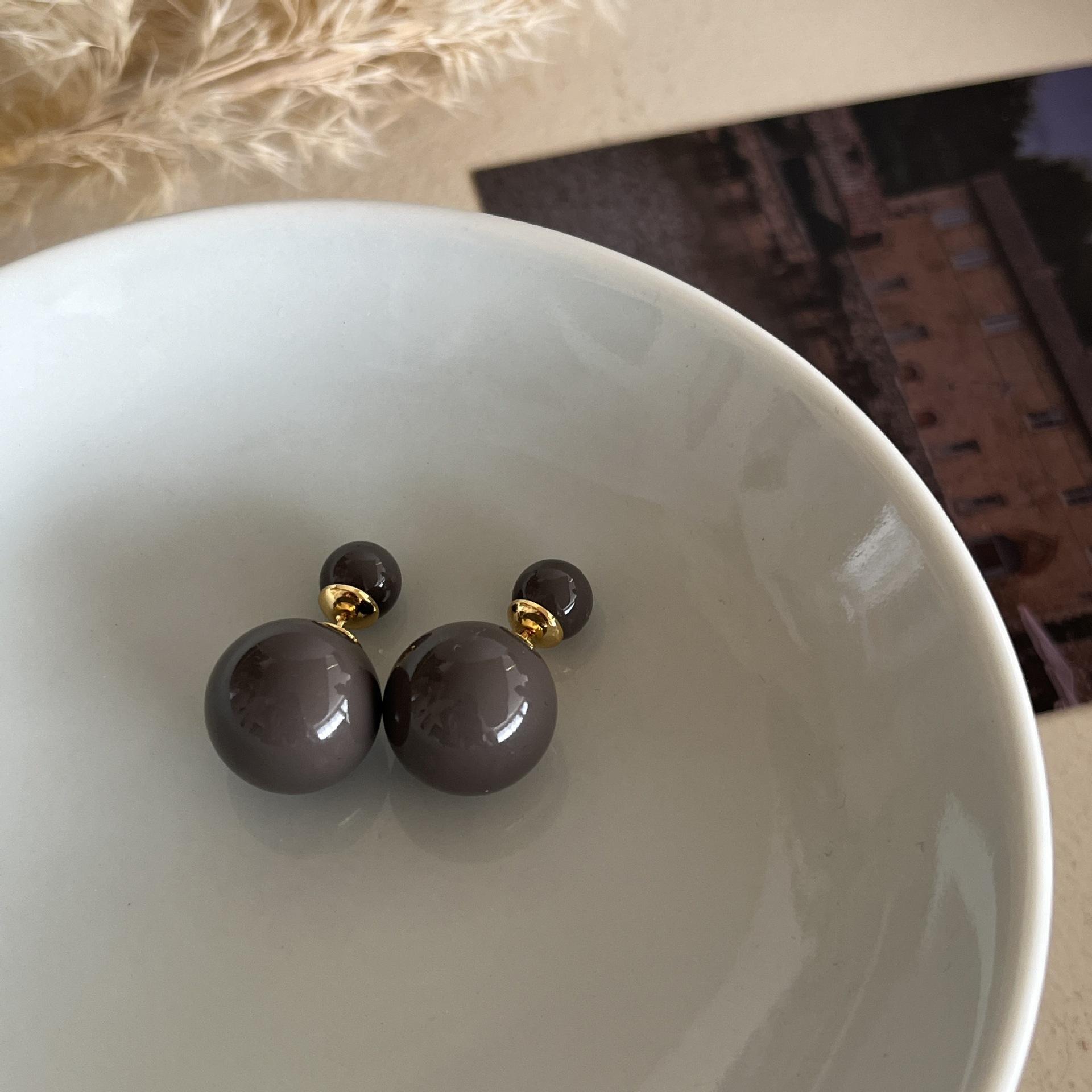 Нишевый Дизайн Игривые Двусторонние Серьги-Гвоздики Жевательная Резинка Серьги Носить По Одной Или По Двум Контрастные Цвета Шарики Серьги-Гвоздики