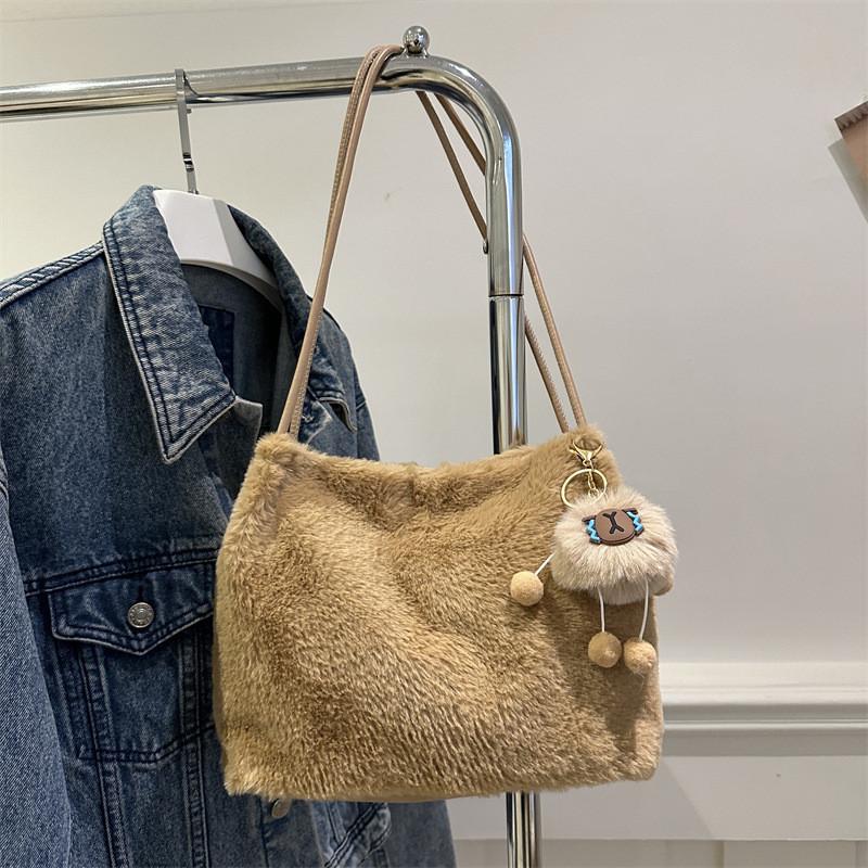 Stylish And Trendy Large Capacity Tote Bag For Women Perfect For Winter Commuting