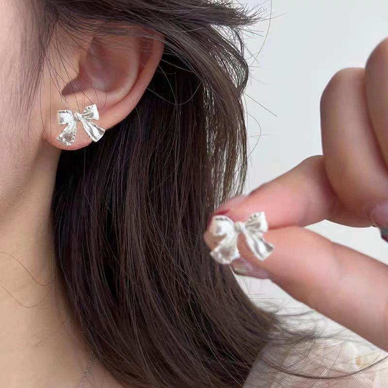 Zircon Metal Studs & Pearl Bow Earrings - High-End, Versatile Statement