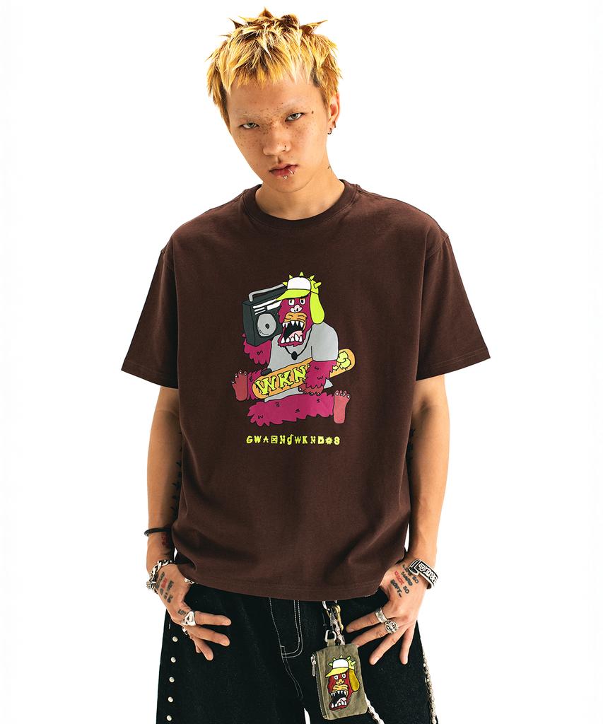WKNDRS [Wkndrs X Gwaxng] Snarl Boombox T-Shirt (Brown)