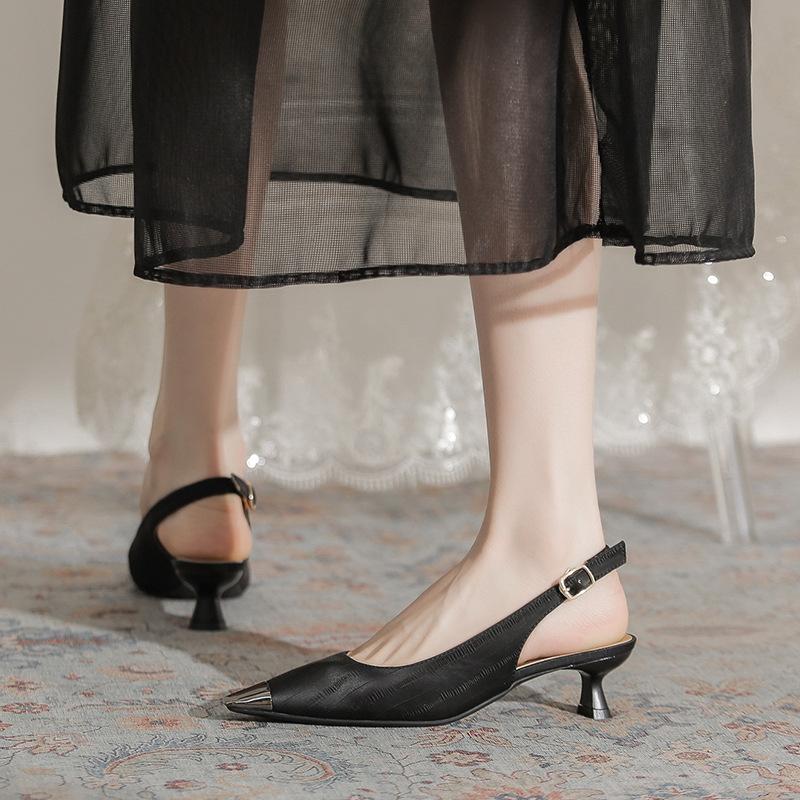 Niche design sense high heels women's metal head summer new kitten heel comfortable wear with skirt versatile sandals