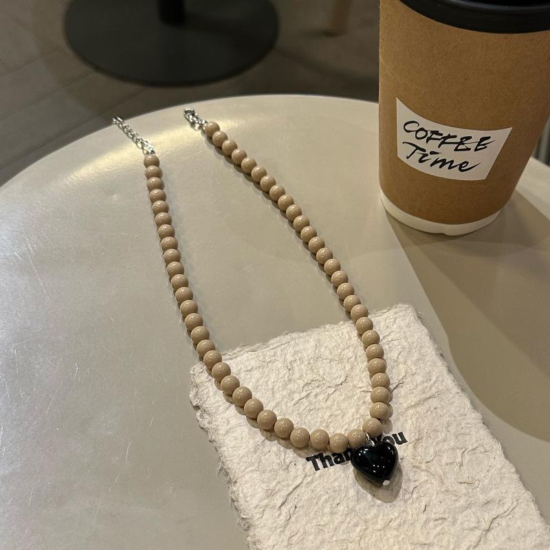 Y2K Retro Resin Pendant Necklaces Women Beaded Candy Color Heart Necklaces Exquisite Cute Daily Party Jewelry Accessories Gifts