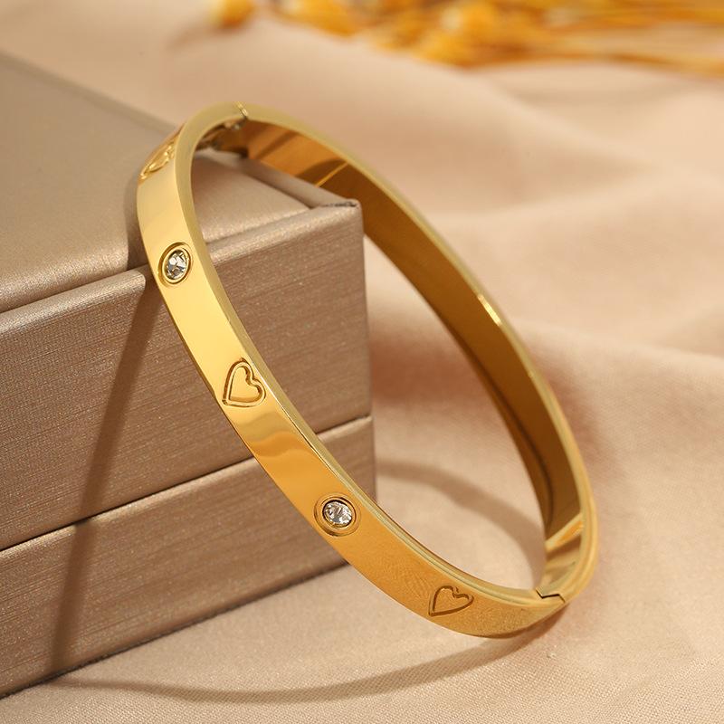 Love Diamond Engraved Bracelet - Elegant and Luxurious Fashion Titanium Steel Bracelet for Women, Handcrafted Jewelry
