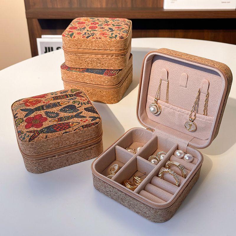 Retro Leather Jewelry Box for Earrings, Rings, and Necklaces - Anti-Oxidation, Portable Travel Storage.
