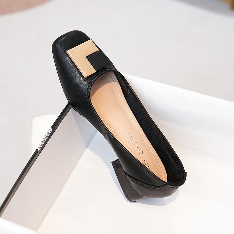 Modne buty na średnim 3 cm obcasie Kobieta Czółenka z prawdziwej skóry Kwadratowy nosek Mary Janes Damskie mokasyny z metalową klamrą Buty wizytowe do biura 2025
