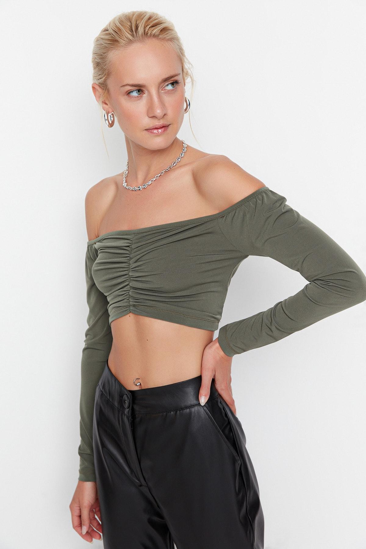 

Хаки Кармен Воротник Гофрированная Трикотажная Блузка TWOAW23BZ00092..