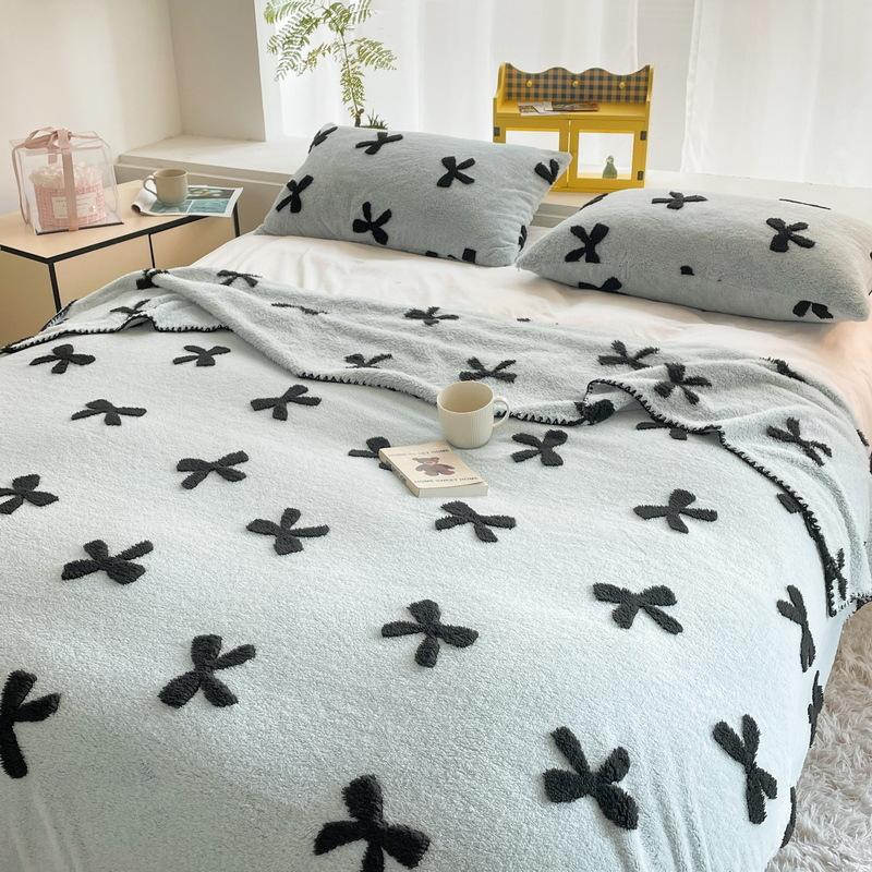 Cute Bow Knot Thickened Coral Fleece Blanket,Warm  Office Nap Blanket, Winter Milk Fleece Blanket, Dormitory Cover Bed Blanket