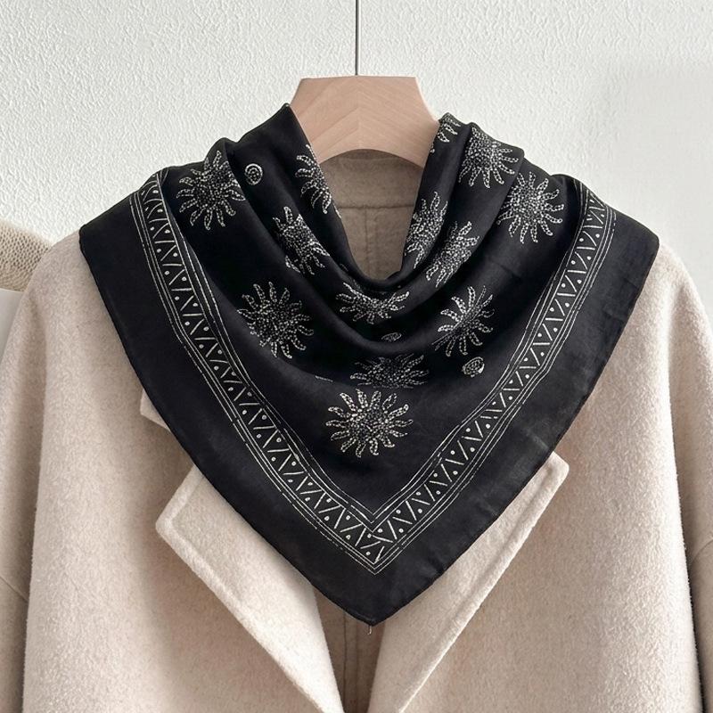 71 meters white chain cotton and linen small square scarf silk scarf women's spring and autumn winter scarf scarf high-end scarf