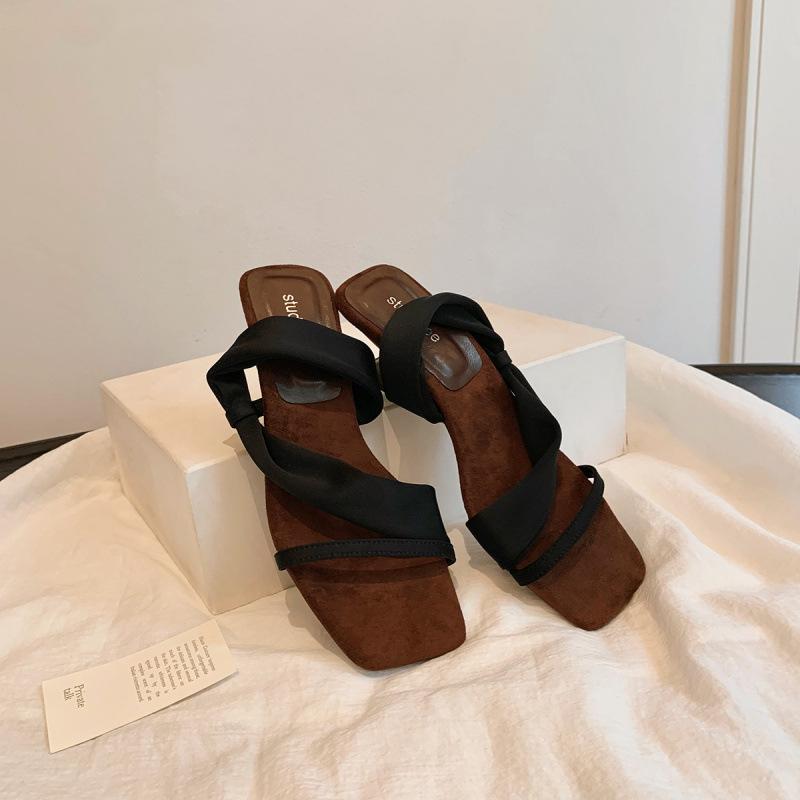 

Heel height 5.5cm~ Temperament square head with open-toed thick heel slope heel cool slippers women 34 чёрный