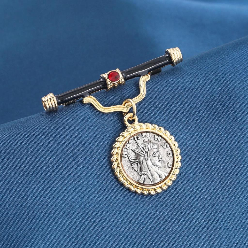 2024 Baroque Retro Brooch: Elegant French Pin for Men's and Women's Suits and Accessories