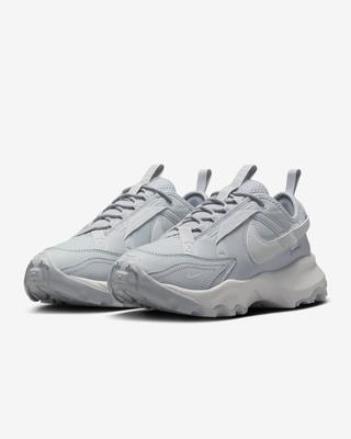 DD9682-005 Women's TC 7900 Wolf Grey Photon Dust Metallic Platinum (Women's