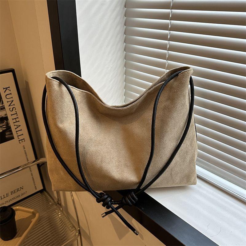 

Casual retro suede niche bag autumn and winter new women s bag popular messenger bag shoulder bucket bag хаки