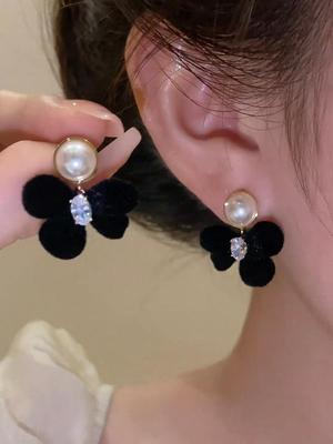 2024 Trendy Flocked Butterfly Earrings: Luxury Fur Ball & Pearl Design for Women, Perfect for Autumn/Winter & Celebrity Style.