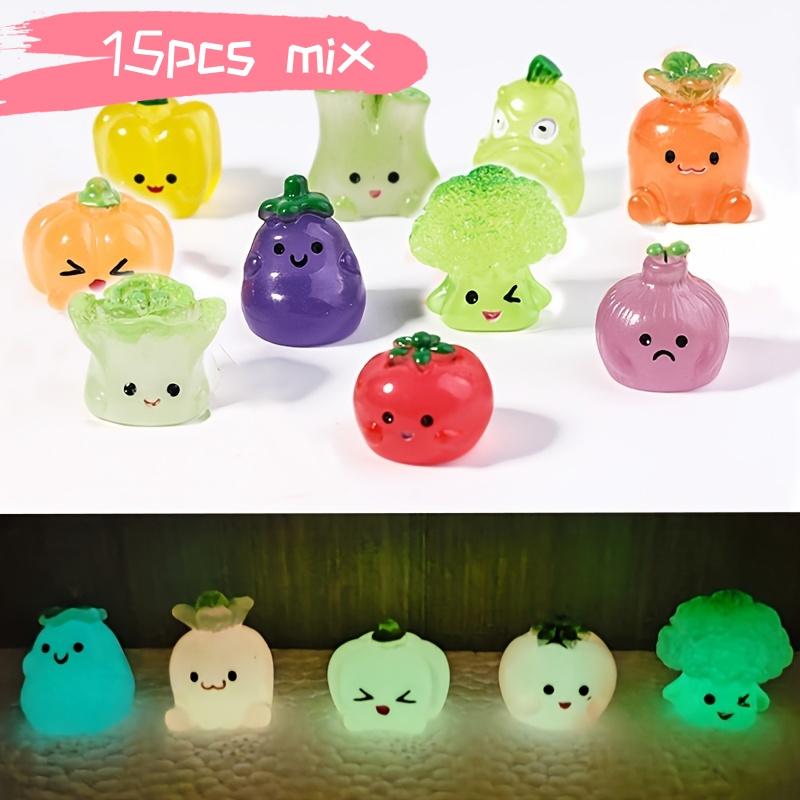 15 Miniature Glow-in-the-Dark Vegetable Sculptures – Perfect for Holidays, Parties, and Birthday Gifts. These glow-in-the-dark v