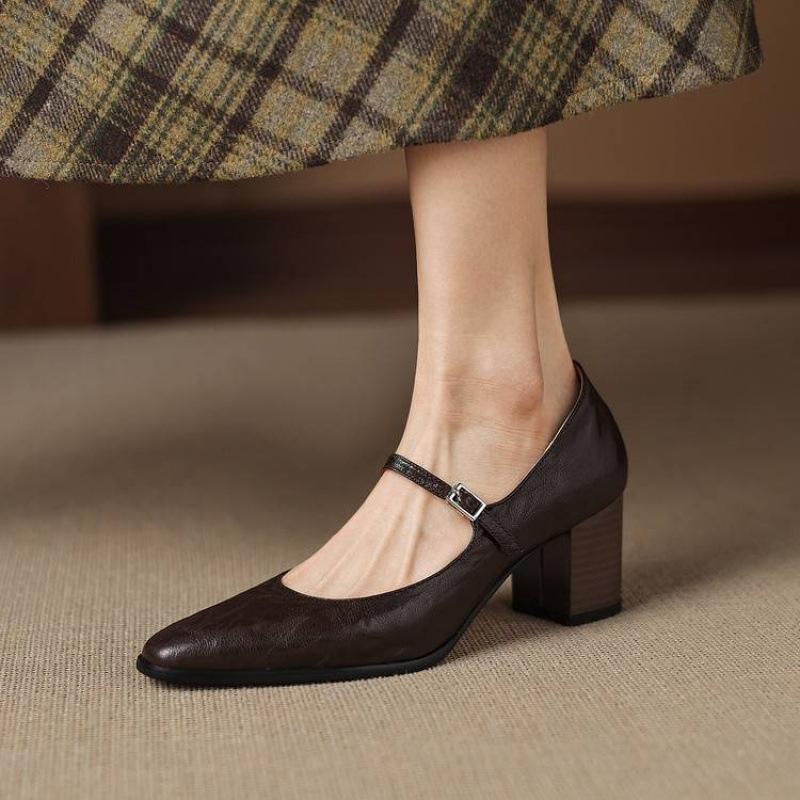 New women's leather large size single shoes solid color sheepskin pointed high heel large size shoes four seasons wear thick heel high heels women