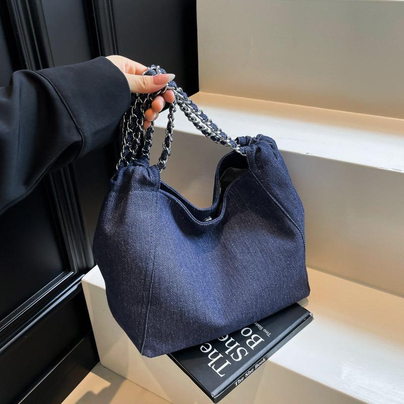Large-capacity cloth bag women's lightweight autumn and winter new class shoulder messenger bag chain tote bag