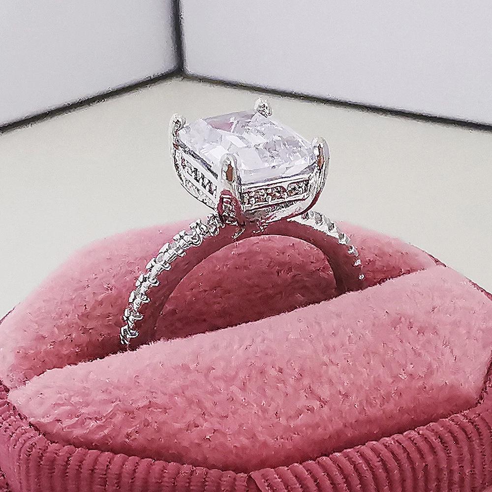 Luxurious Women's Flat Cut Ring - Elegant Jewelry Hand Accessory, Phantom R4338