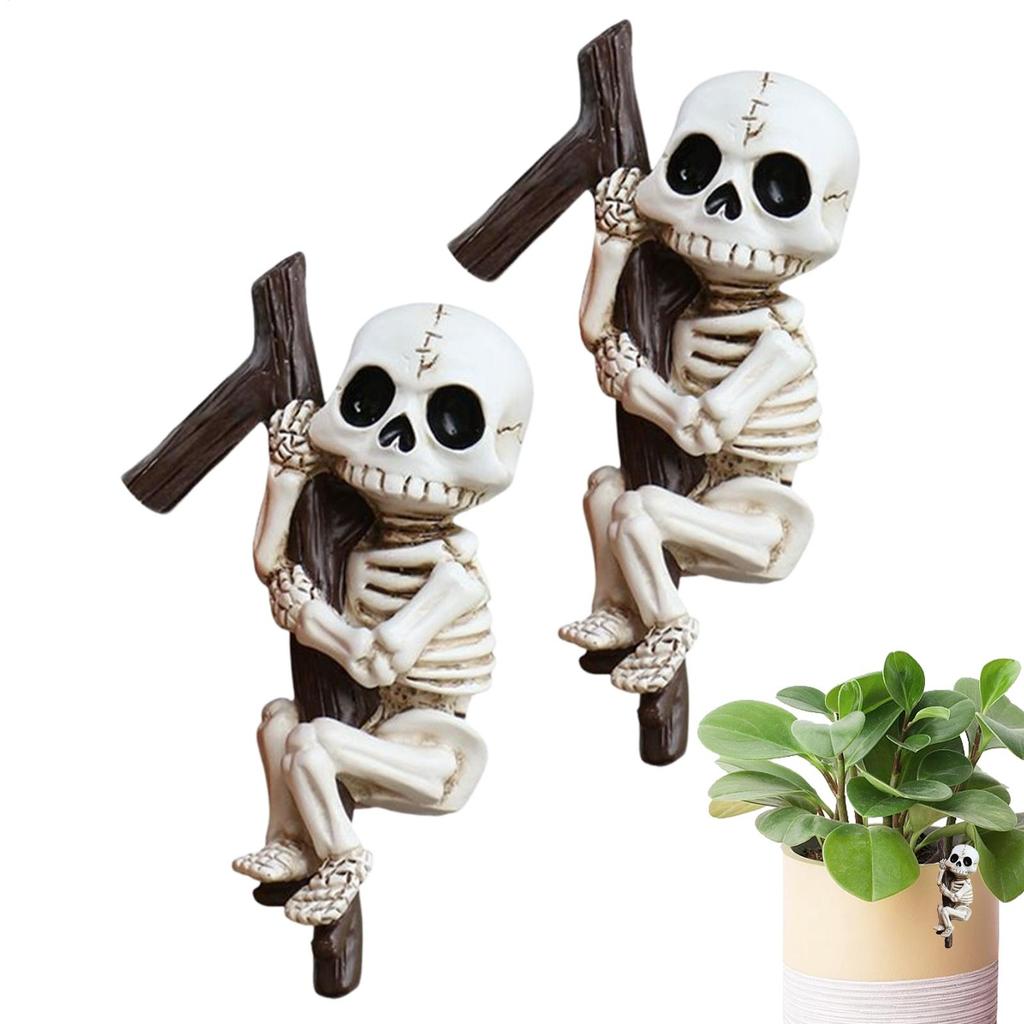 2pcs Halloween Skull Embrace The Branches Decorations Skull Spooky Courtyard Flowerpot Decor Resin Skull Statue Pendant