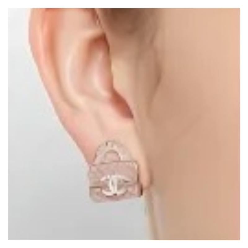 CHANEL [24S new product] new golden square rhinestone double spelled double C stud earrings