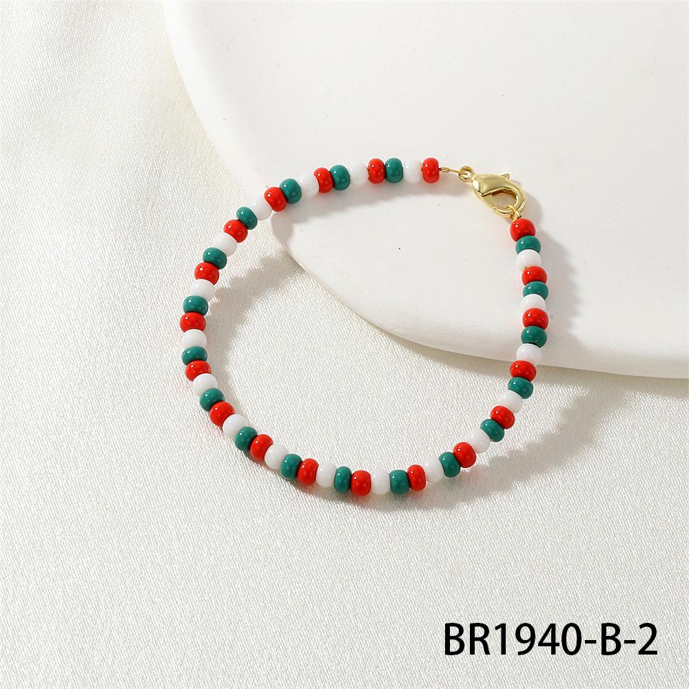 

Винтажный рождественский браслет из бисера и полудрагоценных камней