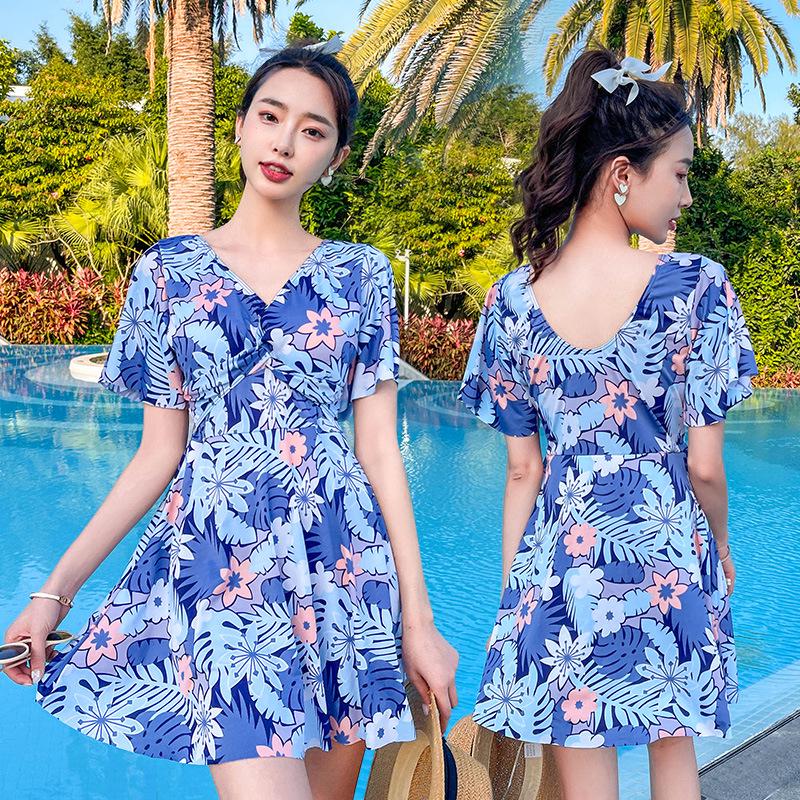 Plus Size Women's Tummy Control Slimming One-Piece Skirted Swimsuit - Conservative Fashion Print