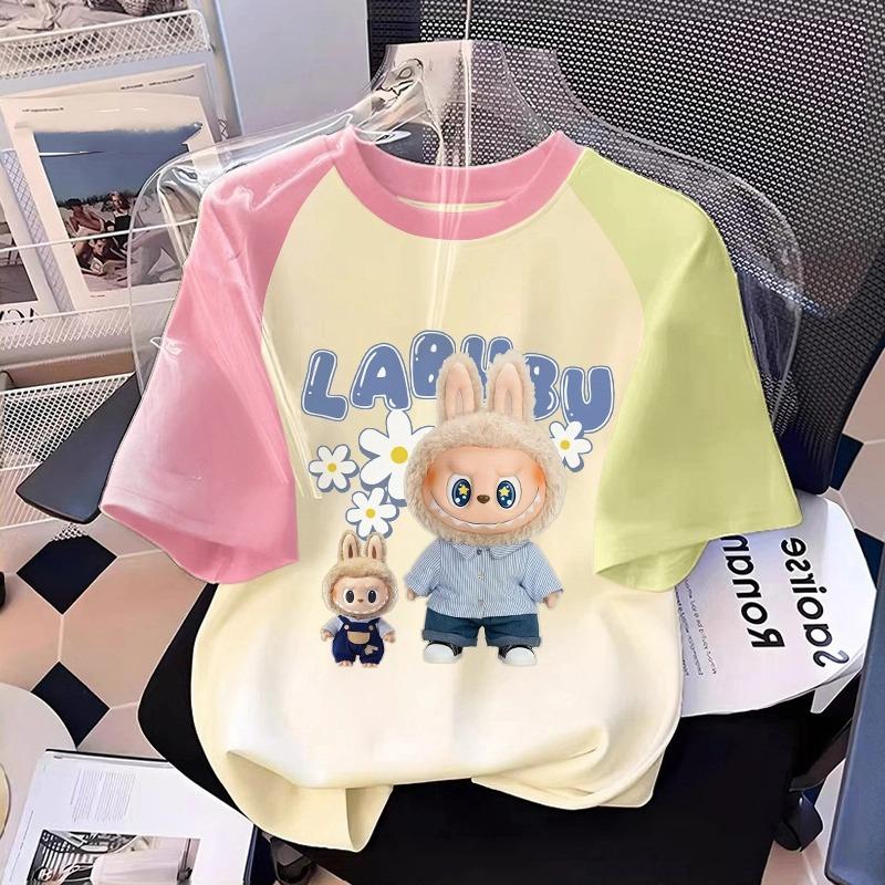 

Мультяшна графіка Labubu Дитяча доросла друкована футболка Літня чоловіча та жіноча мода Вулична дівчина Футболки з коротким рукавом Топ Одяг 130