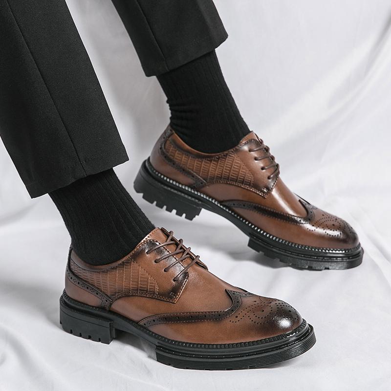 Fashion Handcrafted Mens Oxford Shoes Genuine Calfskin Leather Brogue Dress Shoes Classic Business Formal Shoes Man