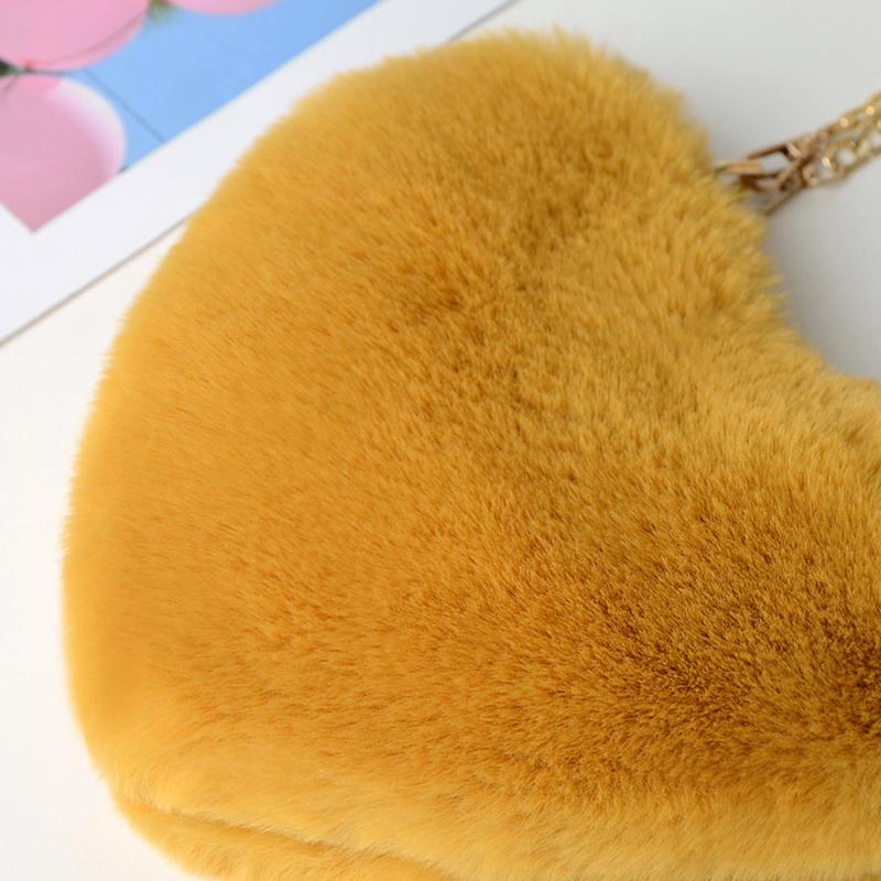 Fashionable Women's Faux Fur Cute Heart-shaped Portable One Shoulder Plush Crossbody Bag Cute Chain Bag Valentine's Day Gift
