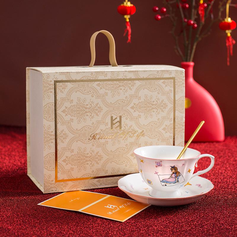 Cana de cafea Alice: Cadou pentru Femei pentru Anul Nou, Ziua de Naștere, Nuntă, Petrecere de Casă Nouă sau Ceai de După-amiază