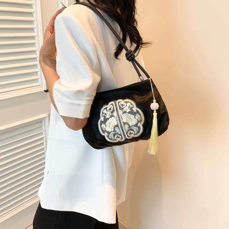 Large Capacity Crossbody Bag Stylish Vintage Style New Chinese Tote Exquisite Shoulder Bag Trendy Commuter Purse
