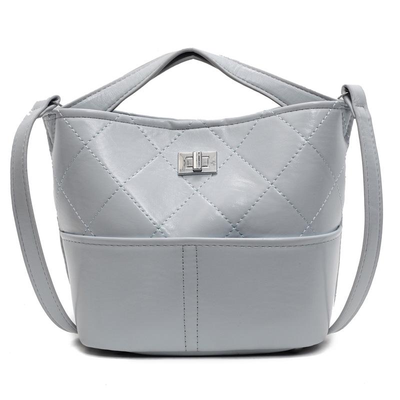 This Year's Popular Chain Messenger Bag Women's New Spring and Summer Fashion Versatile Small Fragrant Wind Rhombus Bucket Mother Bag